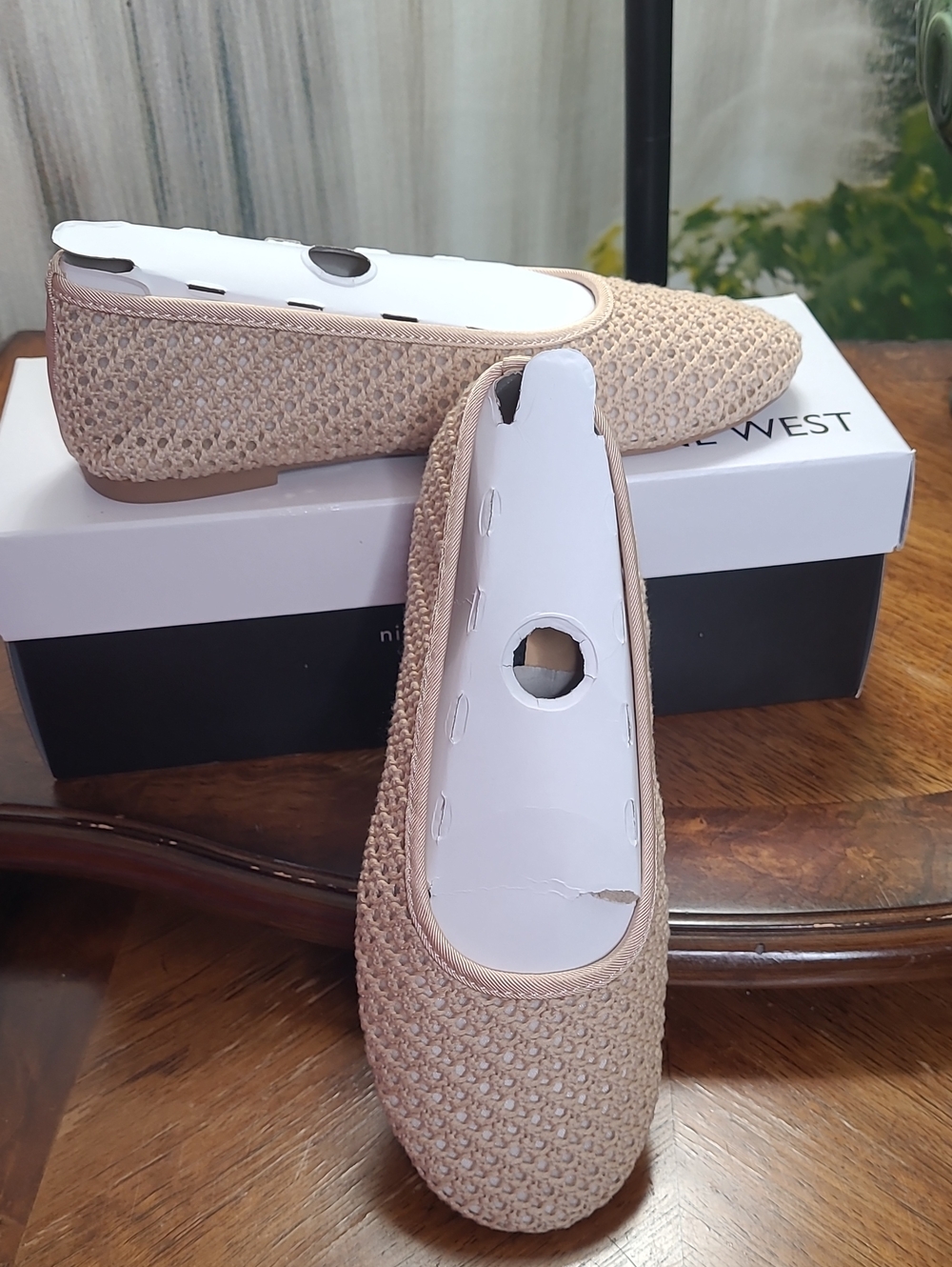 New in box! Nine West Burnne Womens 5 tan crochet ballet slip on flat shoes